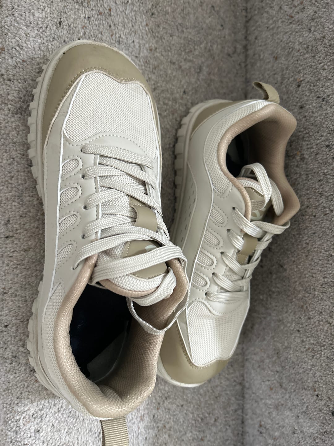 Customer photo review of Crest - Wide Toe Sneakers