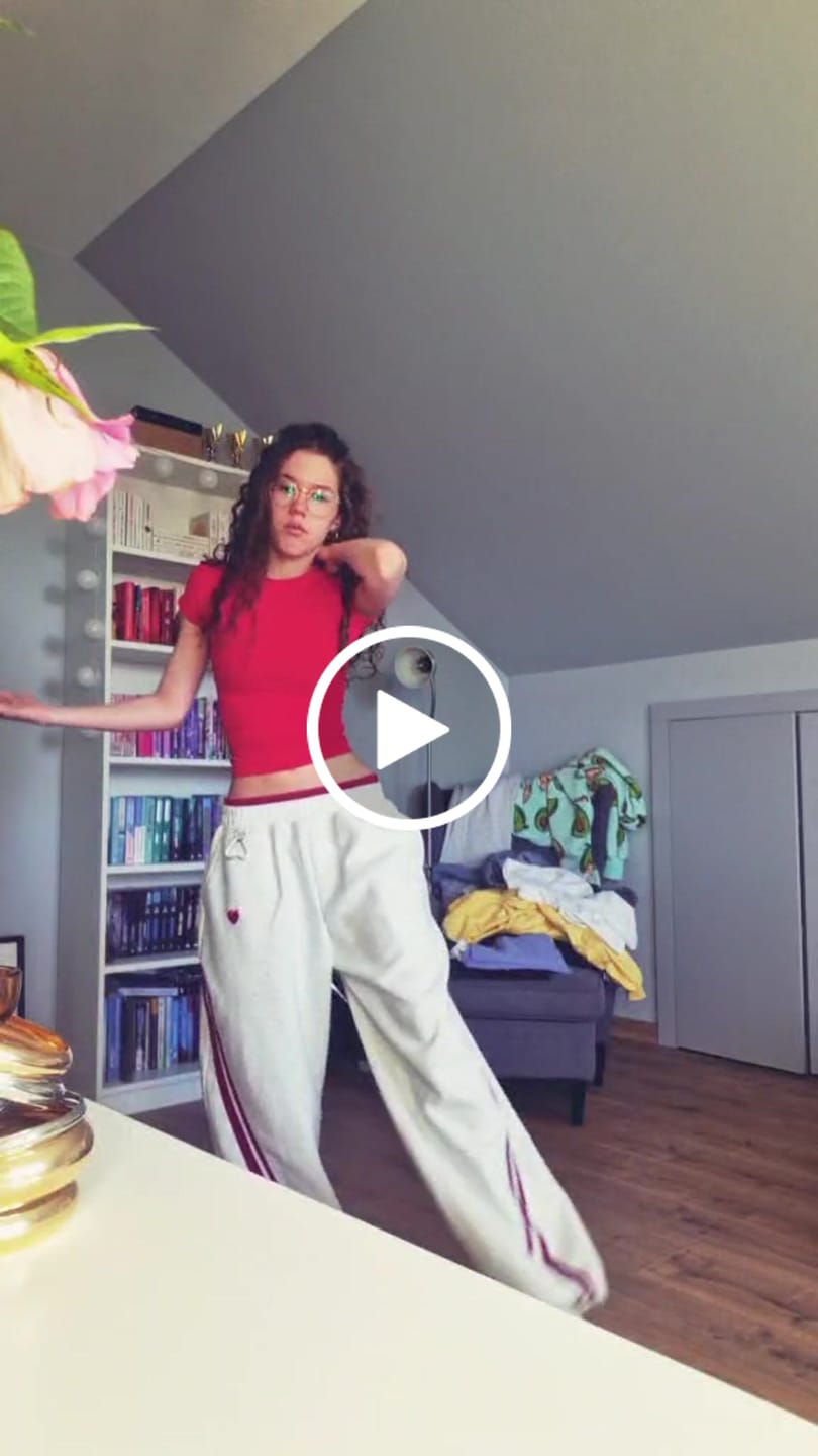 Customer video review of Aelfric Eden Baggy Barrel Sweatpants