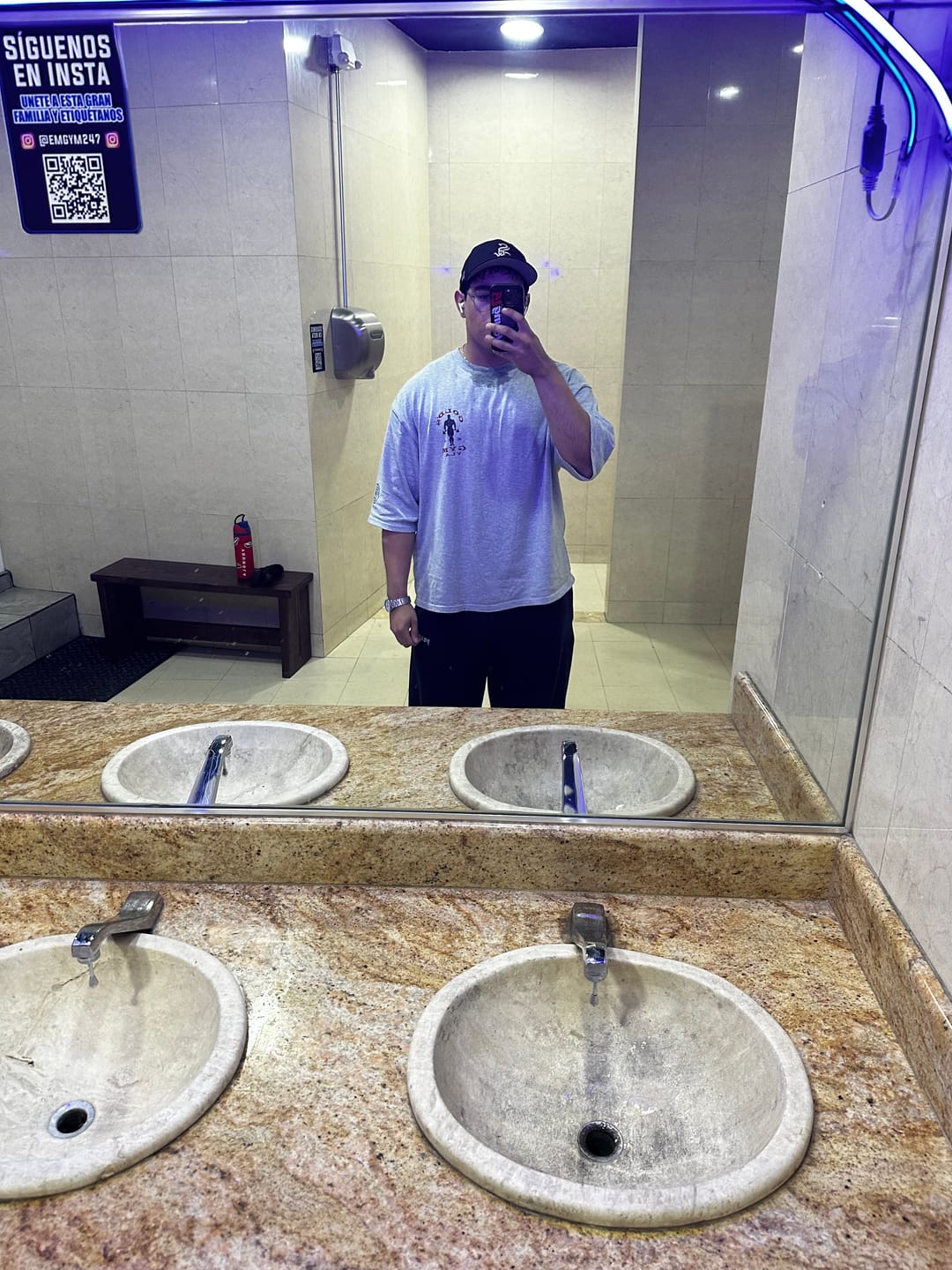 Customer photo review of 4002 - Golds Gym New Age Tees