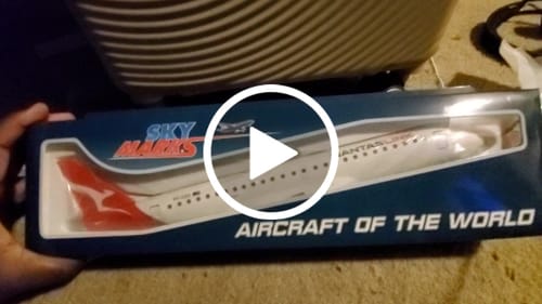 Customer video review of SKYMARKS QANTAS E190 1/100 (**)
