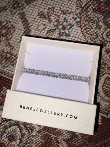 Customer photo review of Noir Baguette Bracelet