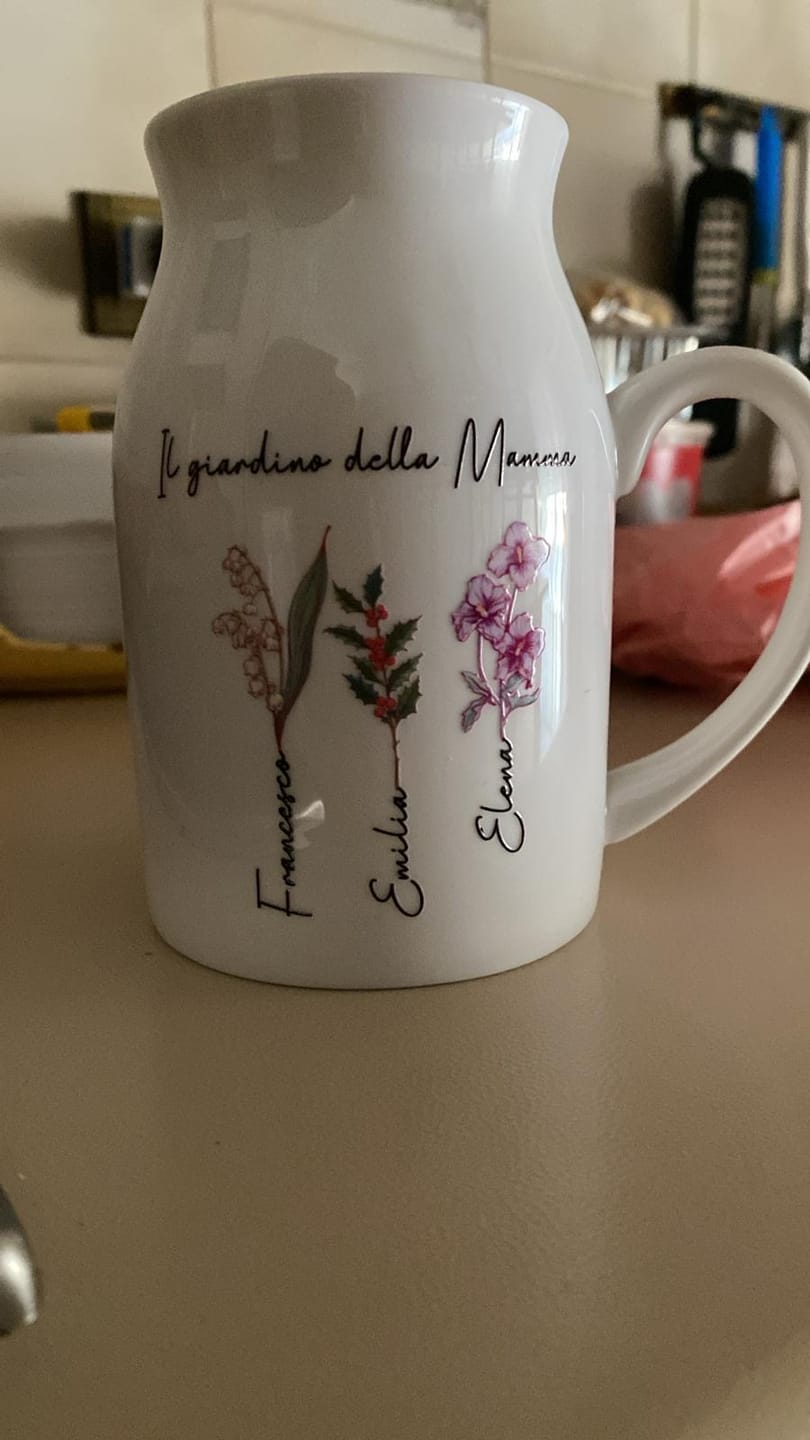 Customer photo review of Il giardino della mamma – Vaso personalizzato con nome e fiori per mamma e nonna