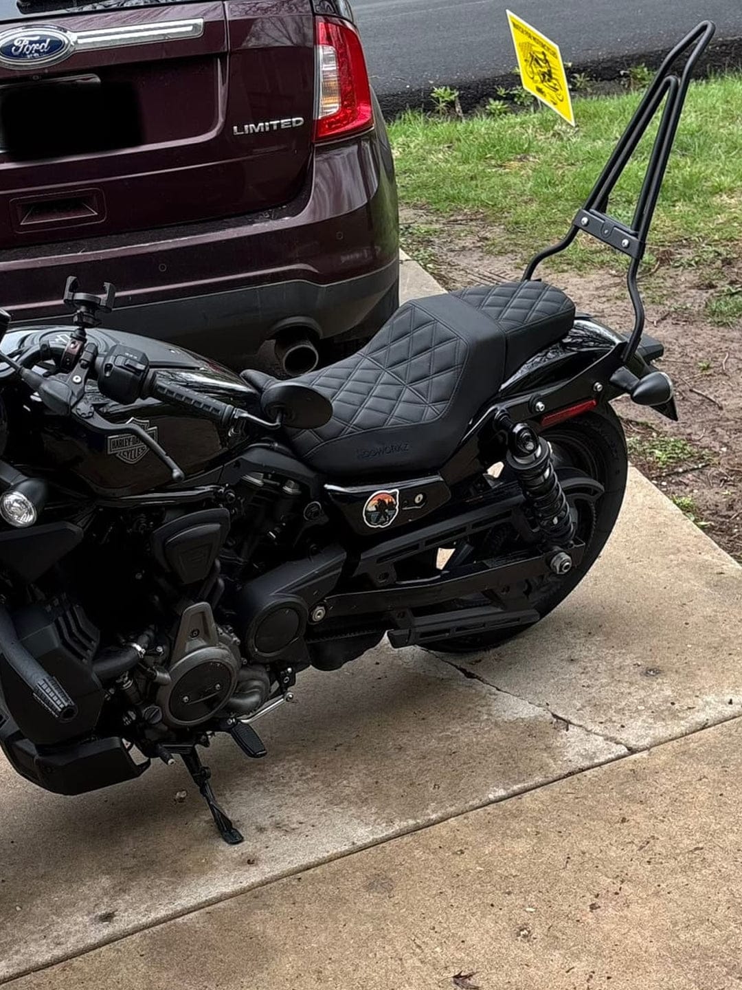 Customer photo review of Iron Born Blade 25" Sissy Bar with Foldable Luggage Rack for Harley Sportster Nightster RH975/S Matte Black
