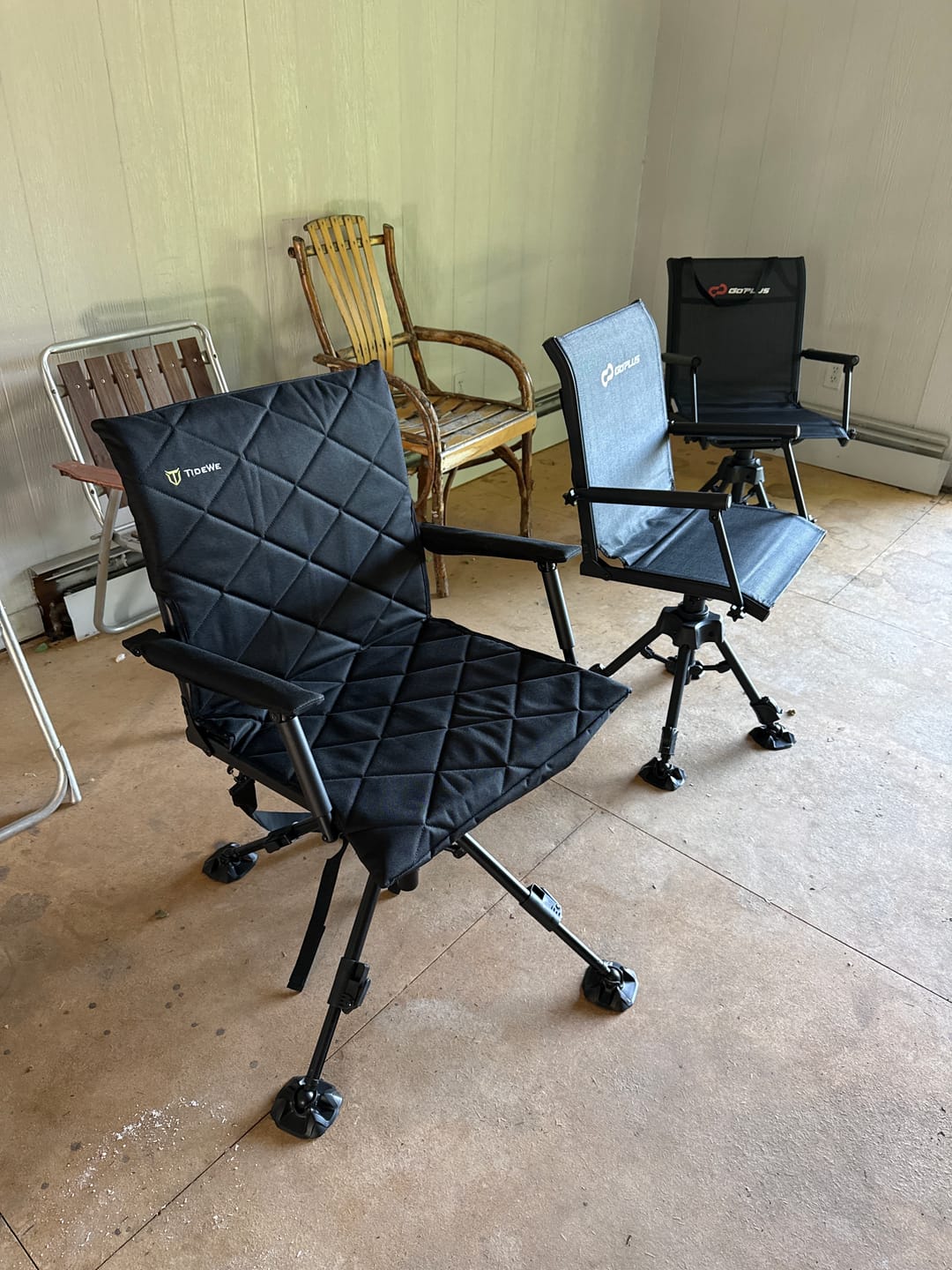 Customer photo review of Hunting Chair Adjustable Height 360°  Swivel Blind Chair With Armrests