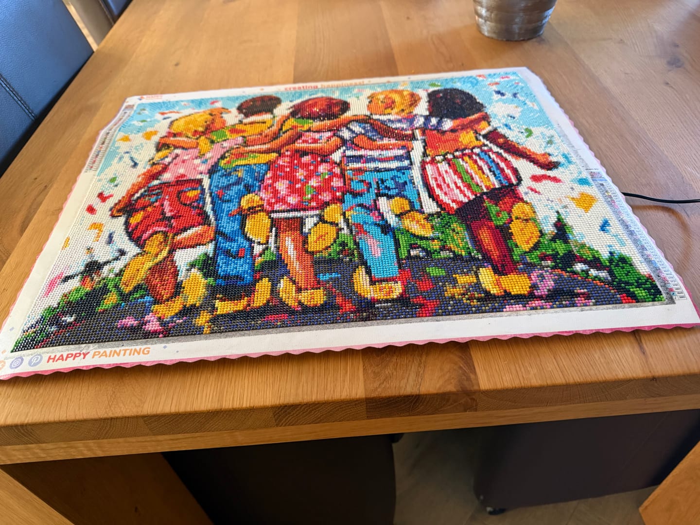 Customer photo review of Vrolijk Schilderij - Arm In Arm