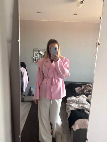 Customer photo review of Filippa Wide Sleeve Belted Blazer