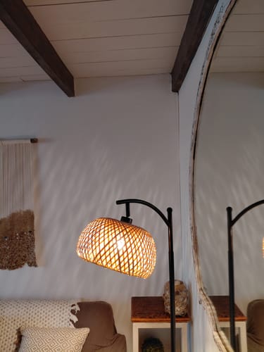 Customer photo review of Lámpara de pie con arco y pantalla de rattan
