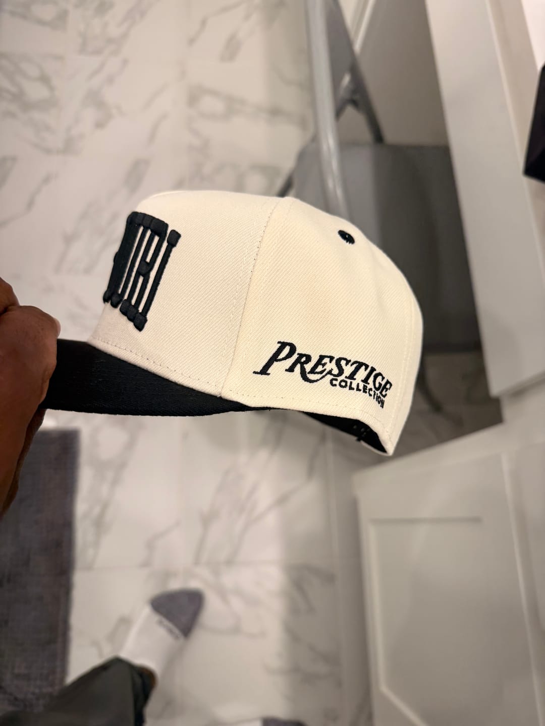Customer photo review of MISSOURI SNAPBACK - OFF WHITE EDITION