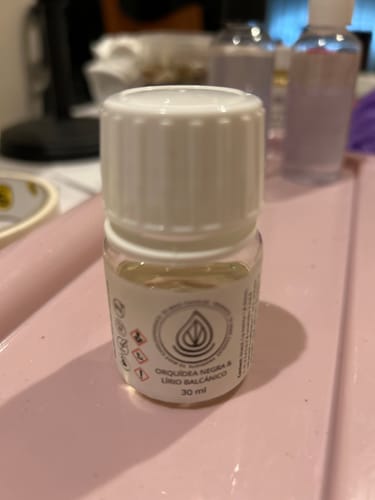 Customer photo review of Fragancia ORQUÍDEA NEGRA & LIRIO BALCÁNICO