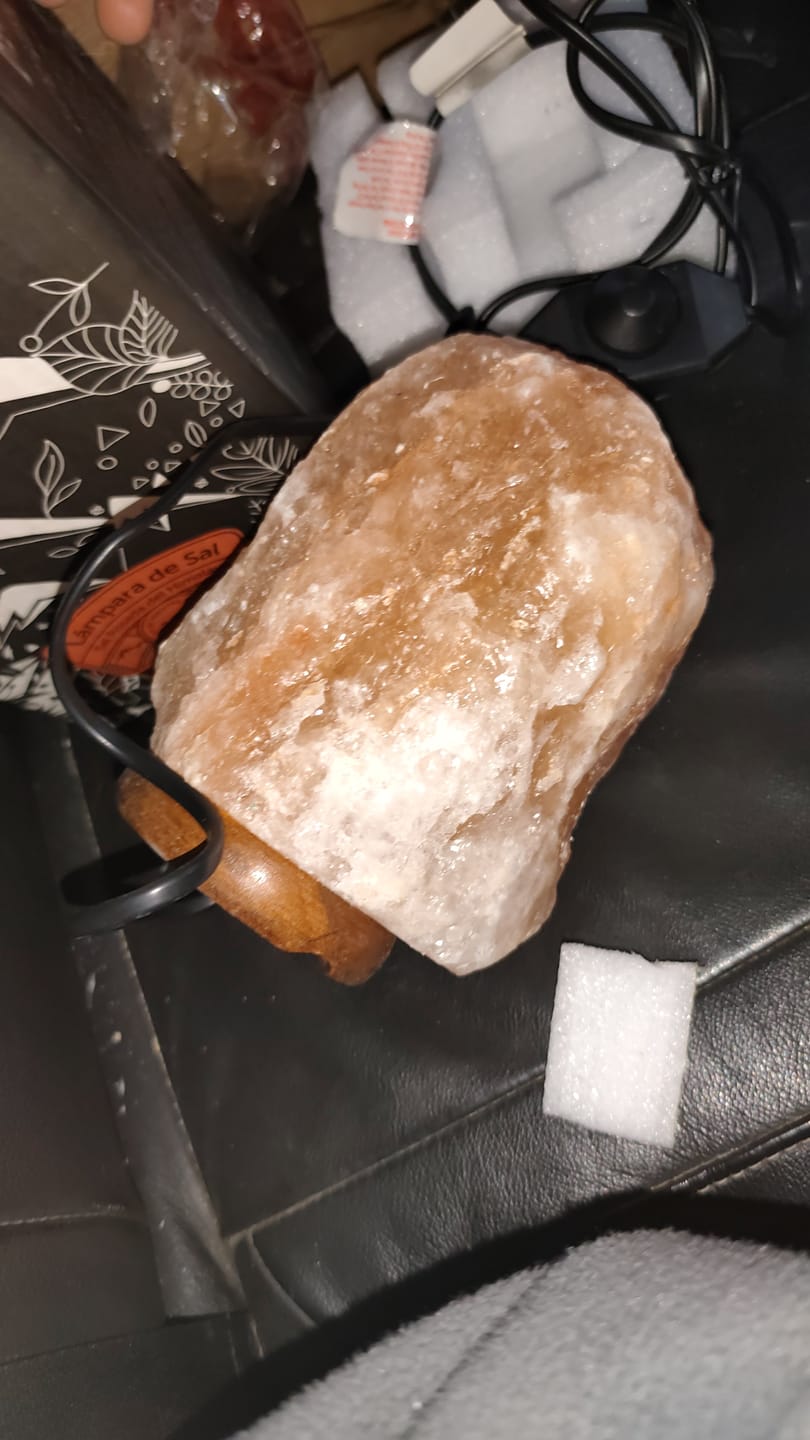 Customer photo review of Lámpara De Sal Del Himalaya 2-3 Kg Con Dimmer