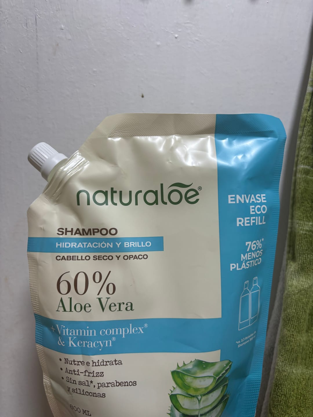 Customer photo review of Refill Shampoo Hidratación Y Brillo 800Ml