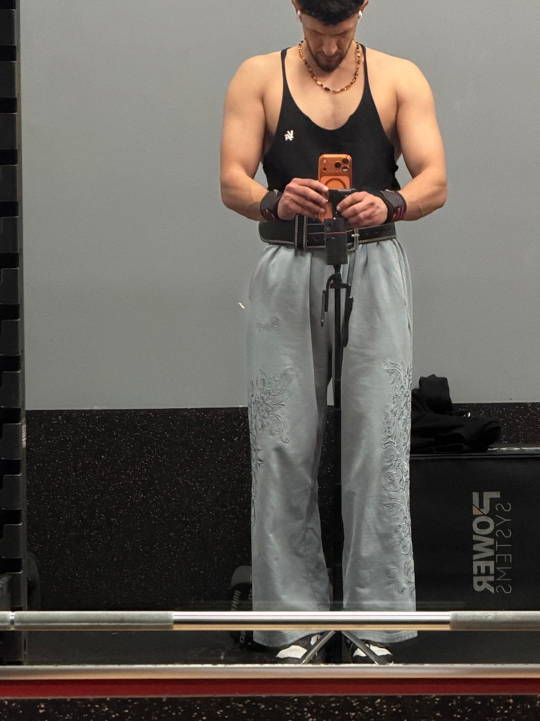 Customer photo review of 2061 - Threadmark Sweats