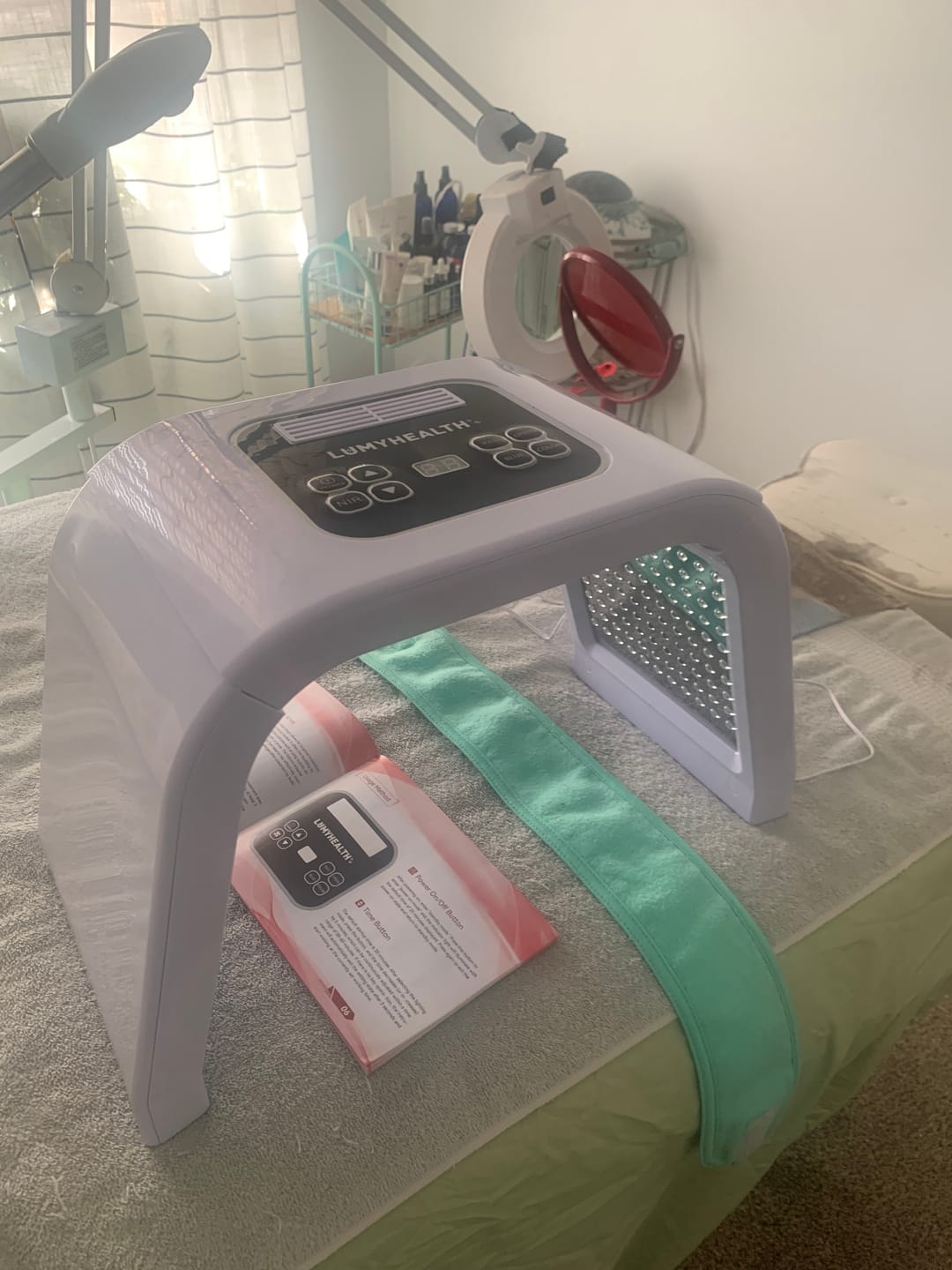 Customer photo review of LUMYHEALTH™ LED Light Therapy Machine