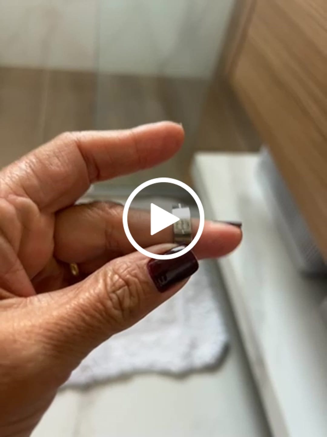 Customer video review of Anel Classic Inspiração Banhado em Ouro 18k