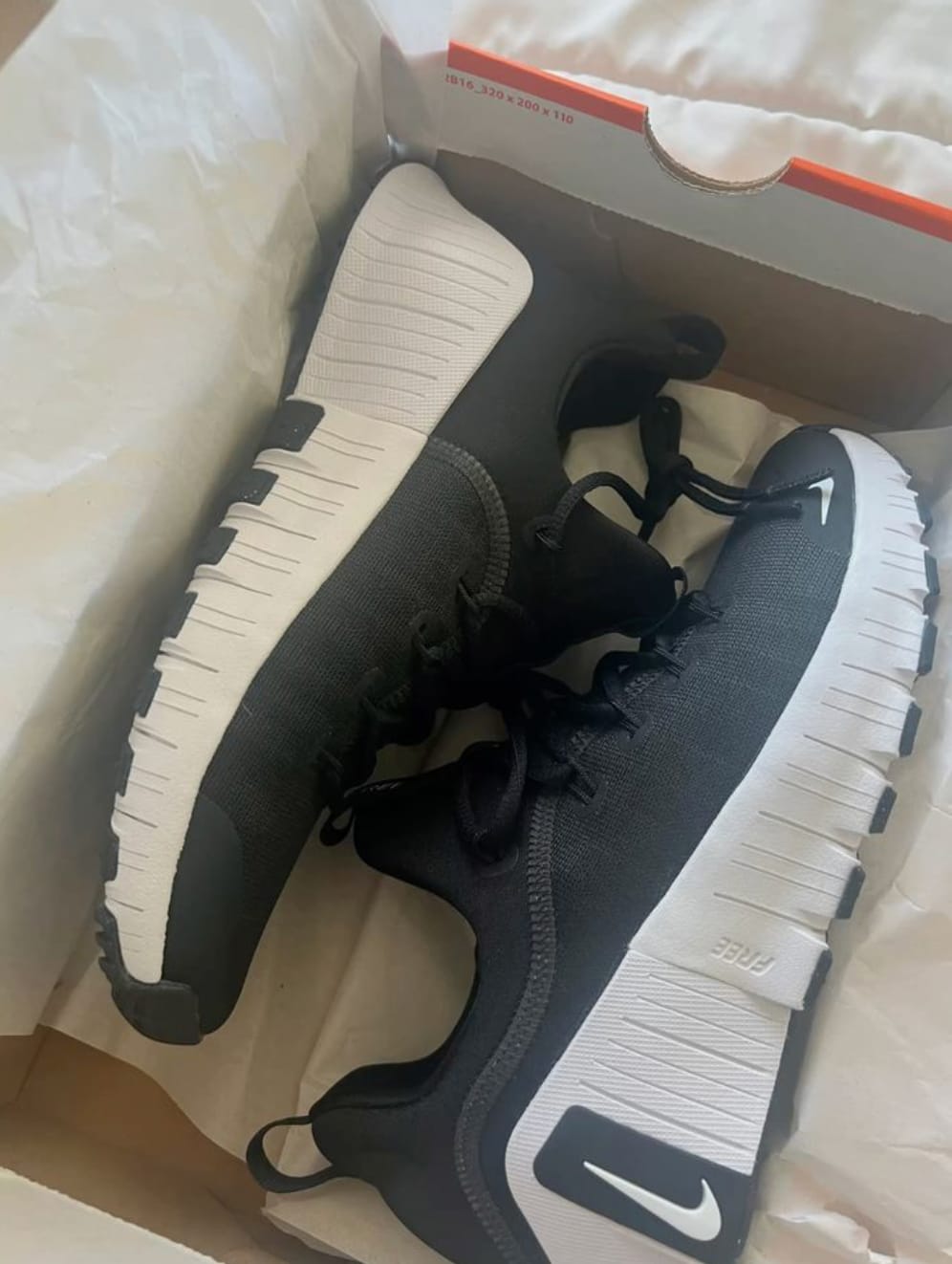 Customer photo review of Nike Free Metcon 6 Negro Blanco | Entrenamiento