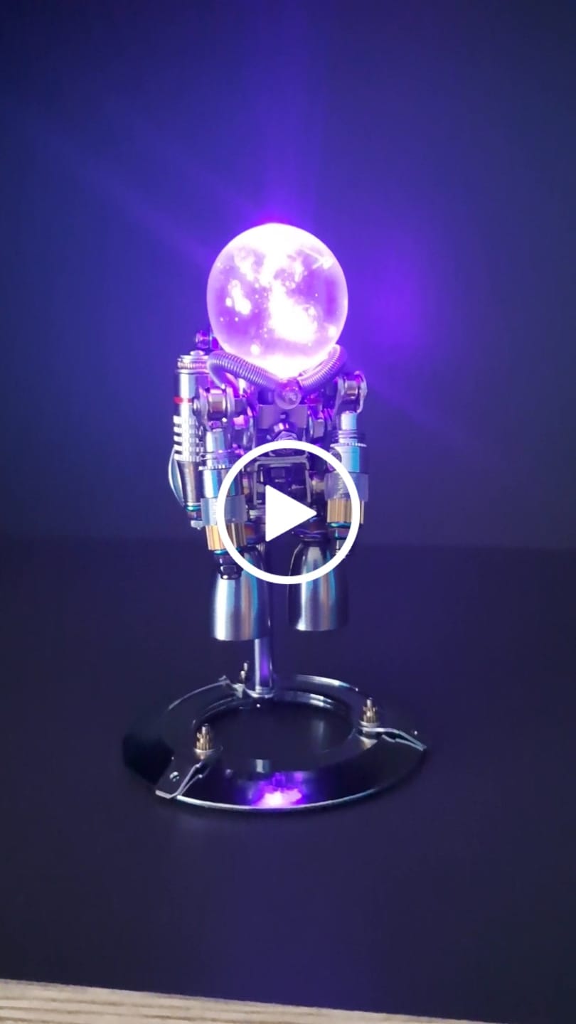 Customer video review of Nebula Astronaut