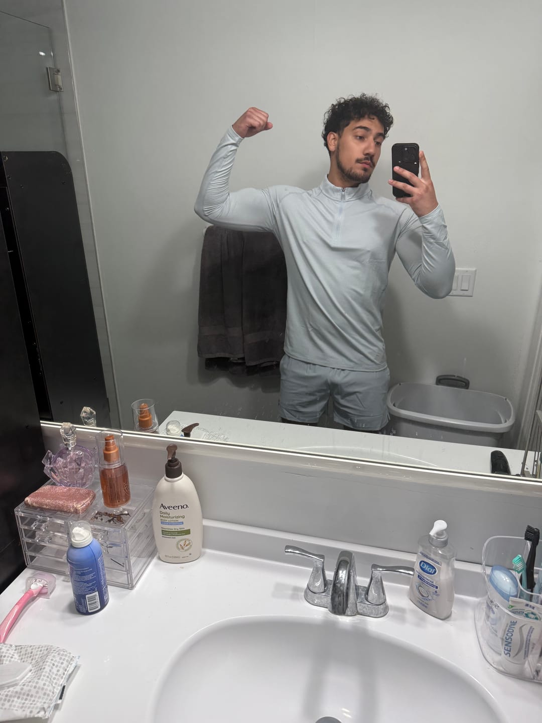 Customer photo review of Essential Shorts 5" Inseam