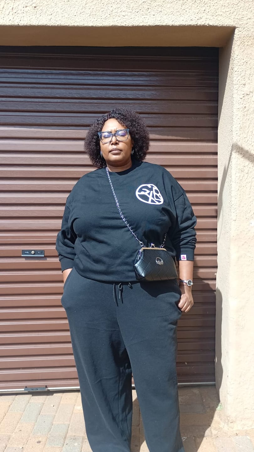 Customer photo review of ERA Mini Kisslock Chain Bag – Black