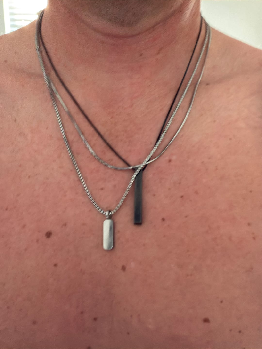 Customer photo review of Minimal Pendant & Box Chain
