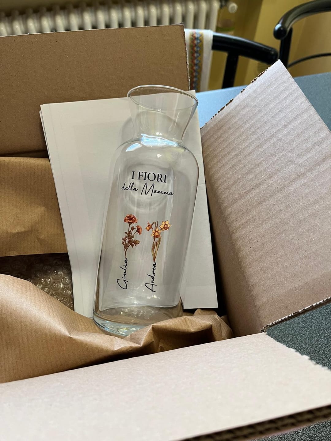 Customer photo review of Il giardino della mamma – Vaso in vetro personalizzato con nome e fiori per mamma e nonna