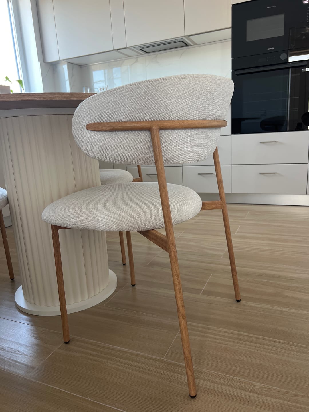 Customer photo review of Scaun ELTON D, bej deschis - Brego 22/stejar, stofa clasica/metal, 56x46x80 cm