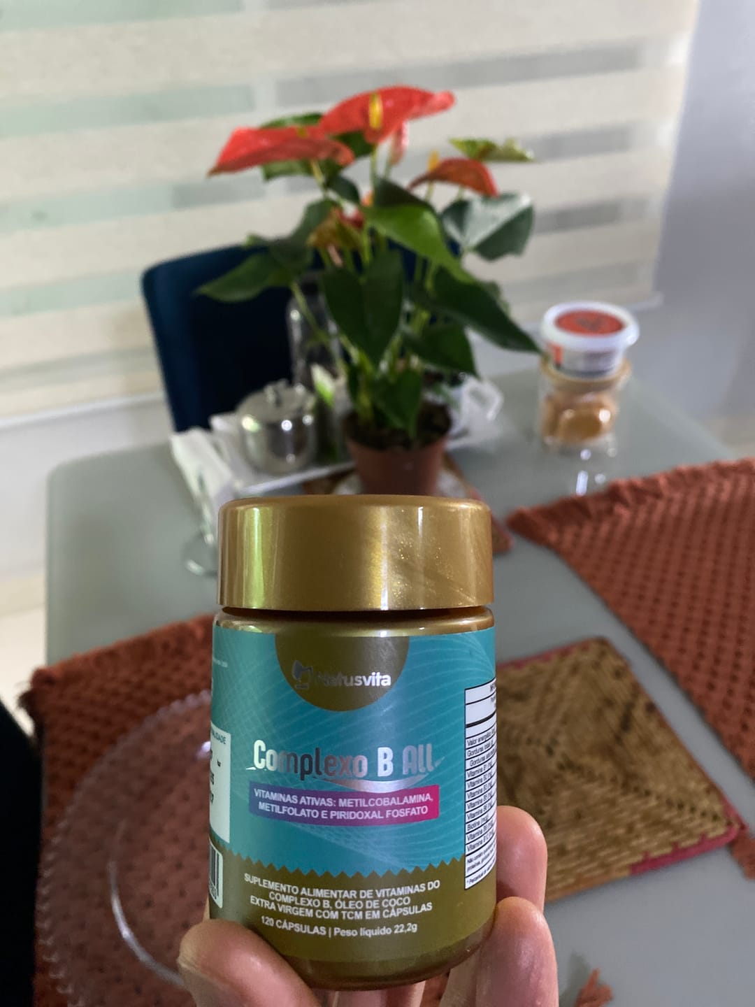 Customer photo review of Complexo B All. 120 cápsulas. Vitamina B1, B2, B3, B5, B6, B7, B9 e B12 com TCM e Óleo de Coco Softgel