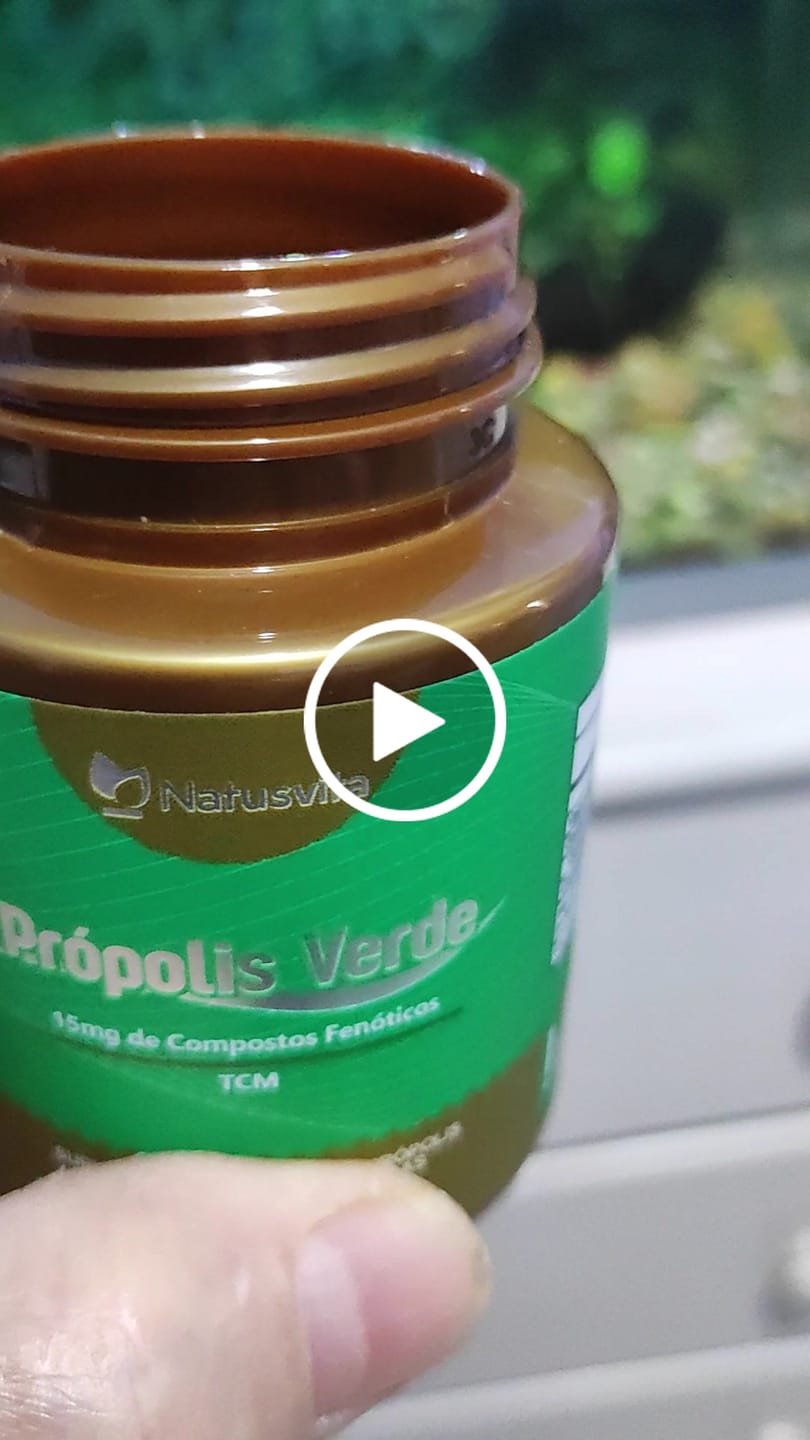 Customer video review of Própolis Verde com TCM (15mg de Compostos Fenólicos - artepelin C) em Cápsulas