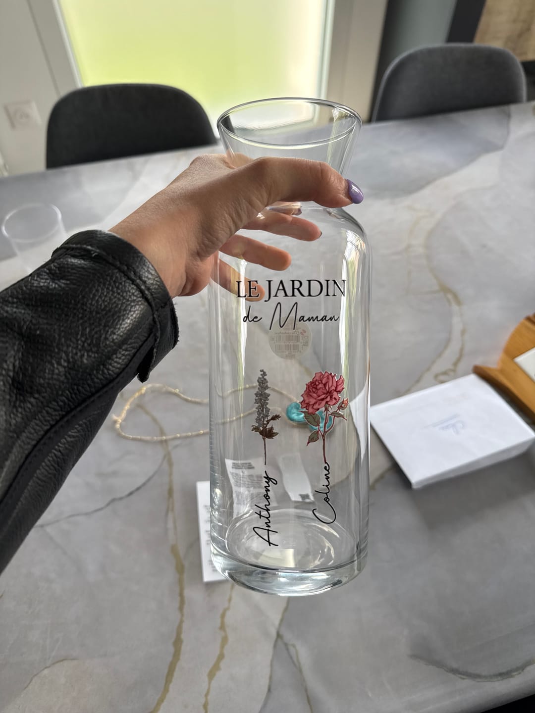 Customer photo review of Toujours en fleur – Vase personnalisé en verre avec fleurs et prénoms pour parents et grands-parents
