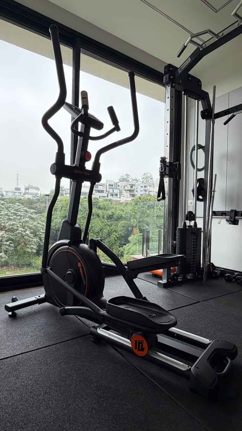 Customer photo review of Aparelho Elíptico Magnético Semiprofissional M5000 | Resistência Magnética | Suporta 120 Kg | Robusto e Estável