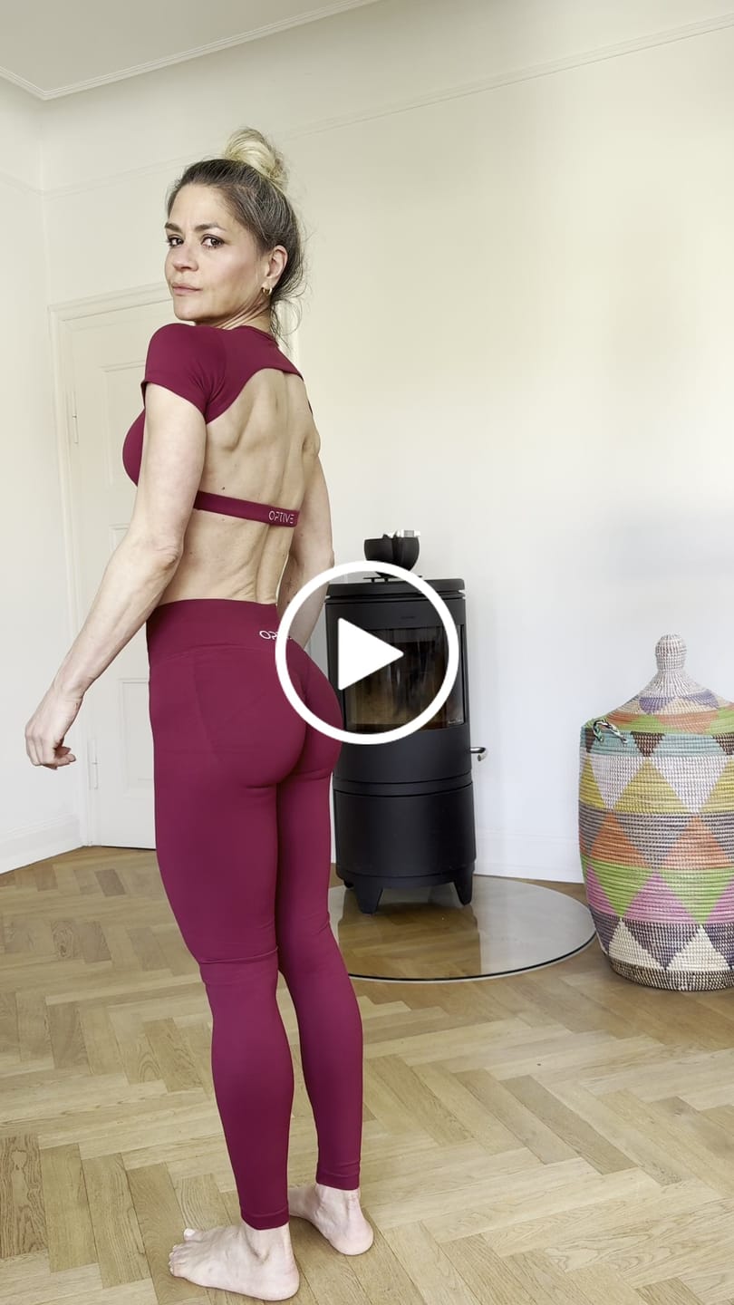 Customer video review of DAVOMI Open Back T-Shirt - Bordeaux Red (Limited Edition)