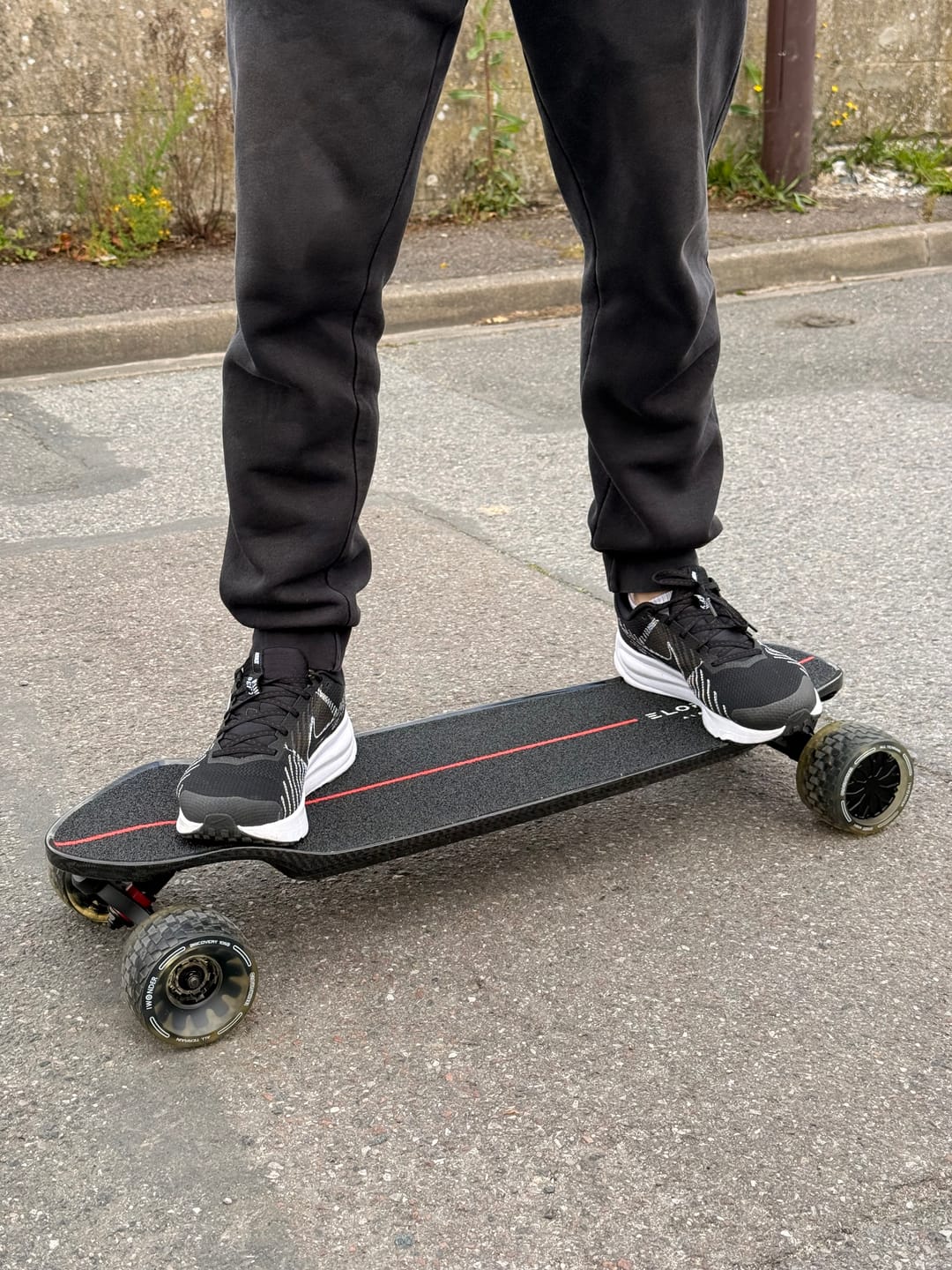 Customer photo review of Elofty® Alpha Classic Electric Skateboard