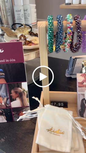 Customer video review of Stiekie Confetti – Kralen Haarelastiek & Armband