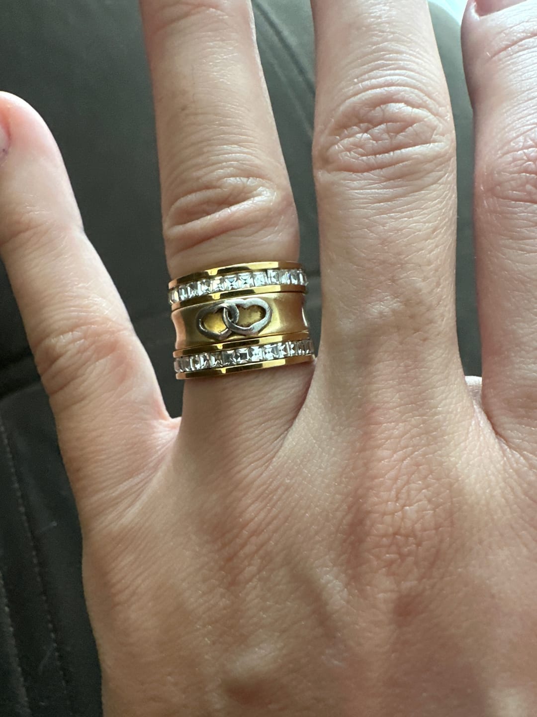 Customer photo review of Anel Brilhante Banhado em Ouro 18K