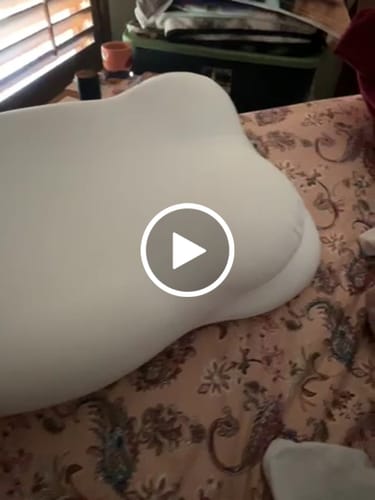 Customer video review of CloudAlign™ Pillow