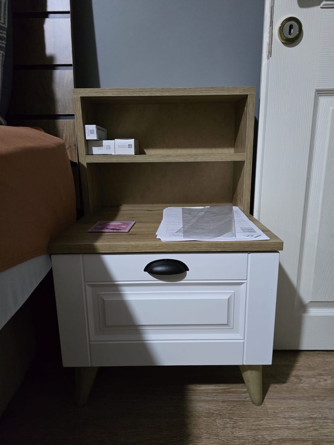 Customer photo review of Rani BD105 Komodin 2 Raflı Membran Çekmeceli Komodin Sepet Ceviz - Beyaz