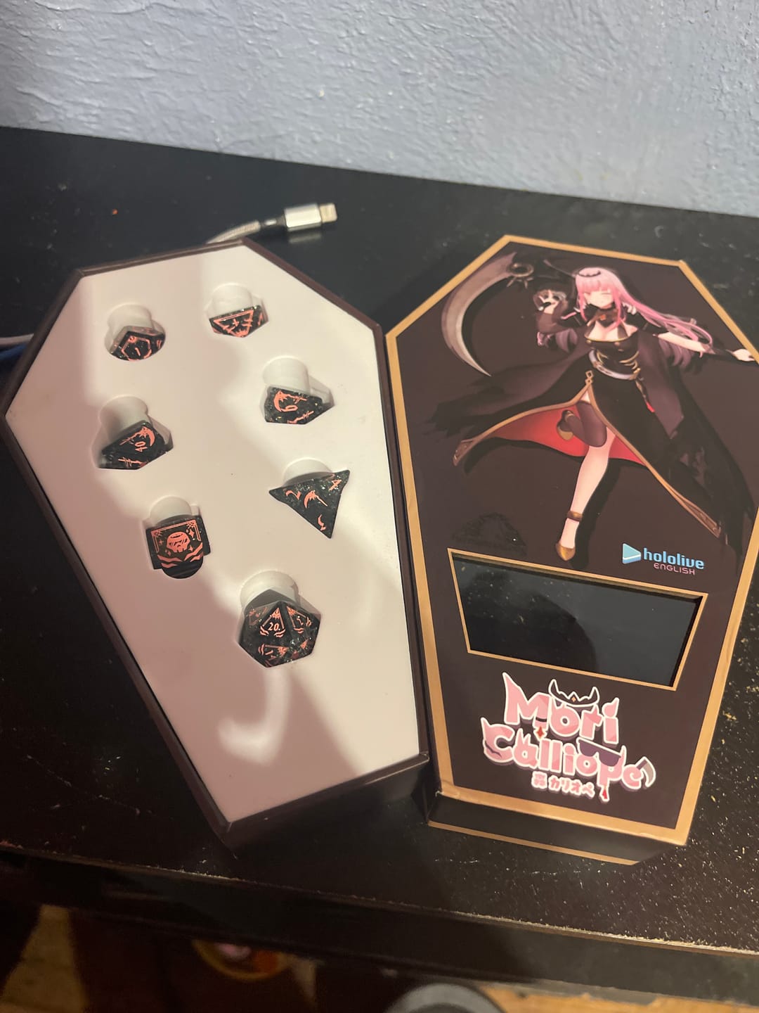 Customer photo review of PRE-ORDER | Mori Calliope Black Shattered Glass Dice Set | hololive English x MMG Exclusive