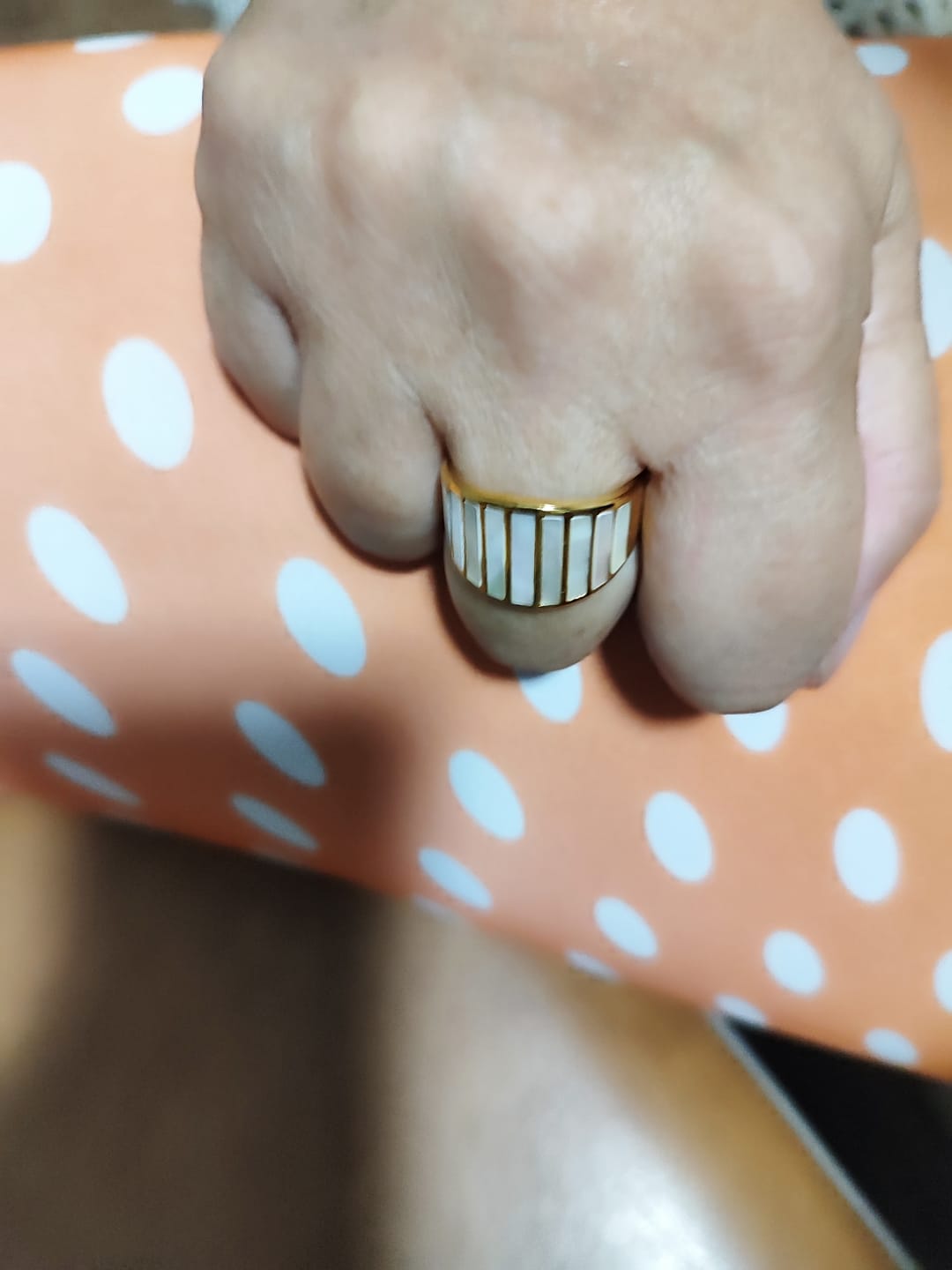 Customer photo review of Anel Coliseu Banhado em Ouro 18k