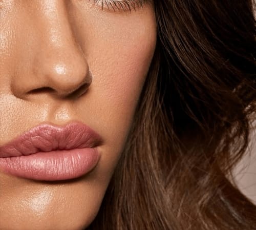 مراجعة بالصور من عميل لمنتج Bourjois Velvet Lipstick – Long-Wearing Matte Finish Lip Color