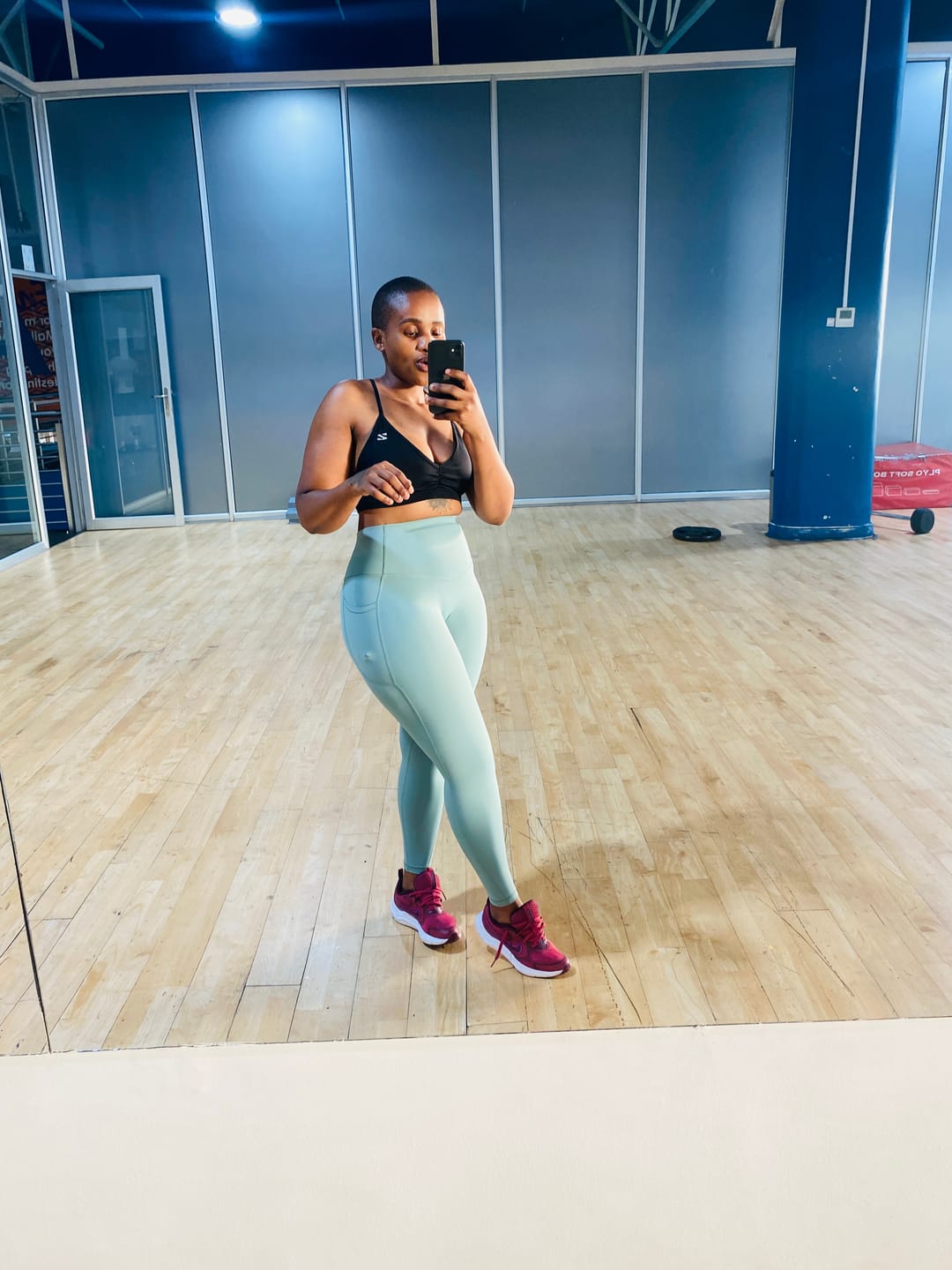 Customer photo review of High Waisted Tummy Control Butt Lifting Leggings with Pockets