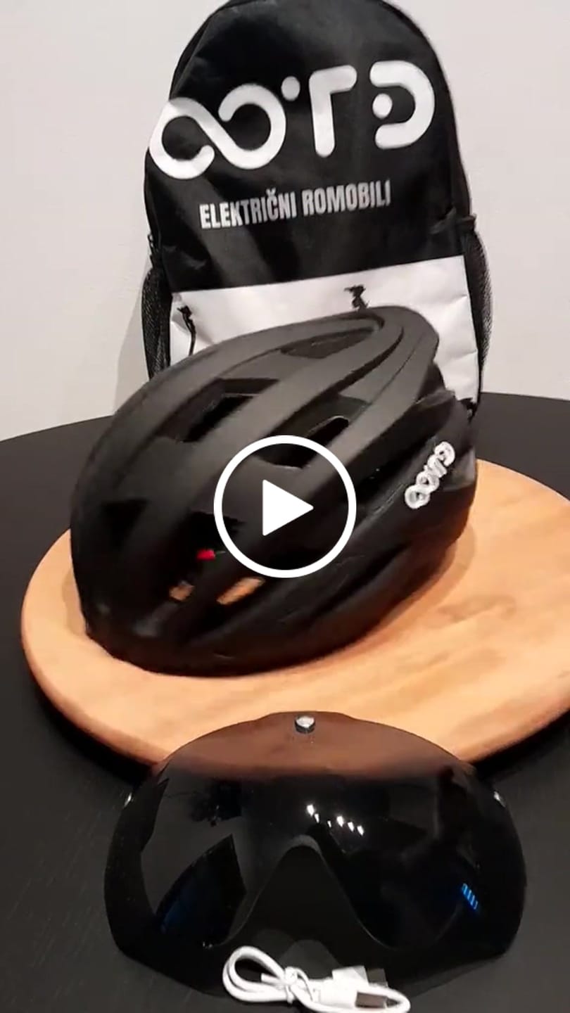Customer video review of OOTD Helmet