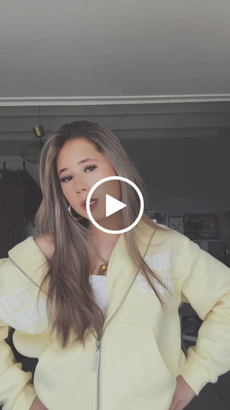 Customer video review of GATED COMMUNITY ZIP HOODIE BUTTER YELLOW