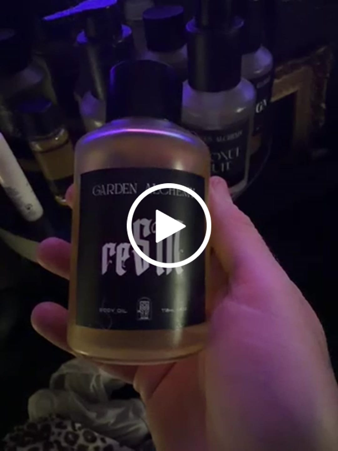 Customer video review of reSIN body oil