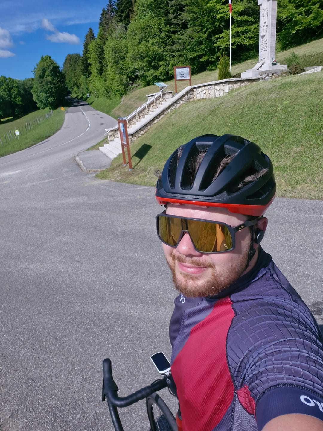 Customer photo review of TENUE DE CYCLISME ÉTÉ HOMME ROUGE - GLADIATOR+