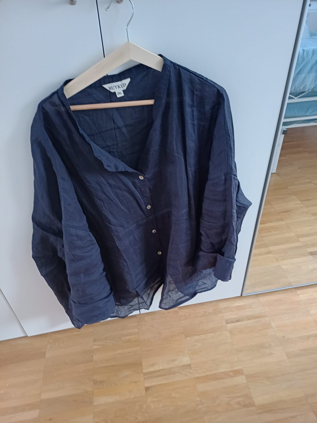 Customer photo review of Plus Size Women Vintage Pure Color O-Neck Ramie Shirt