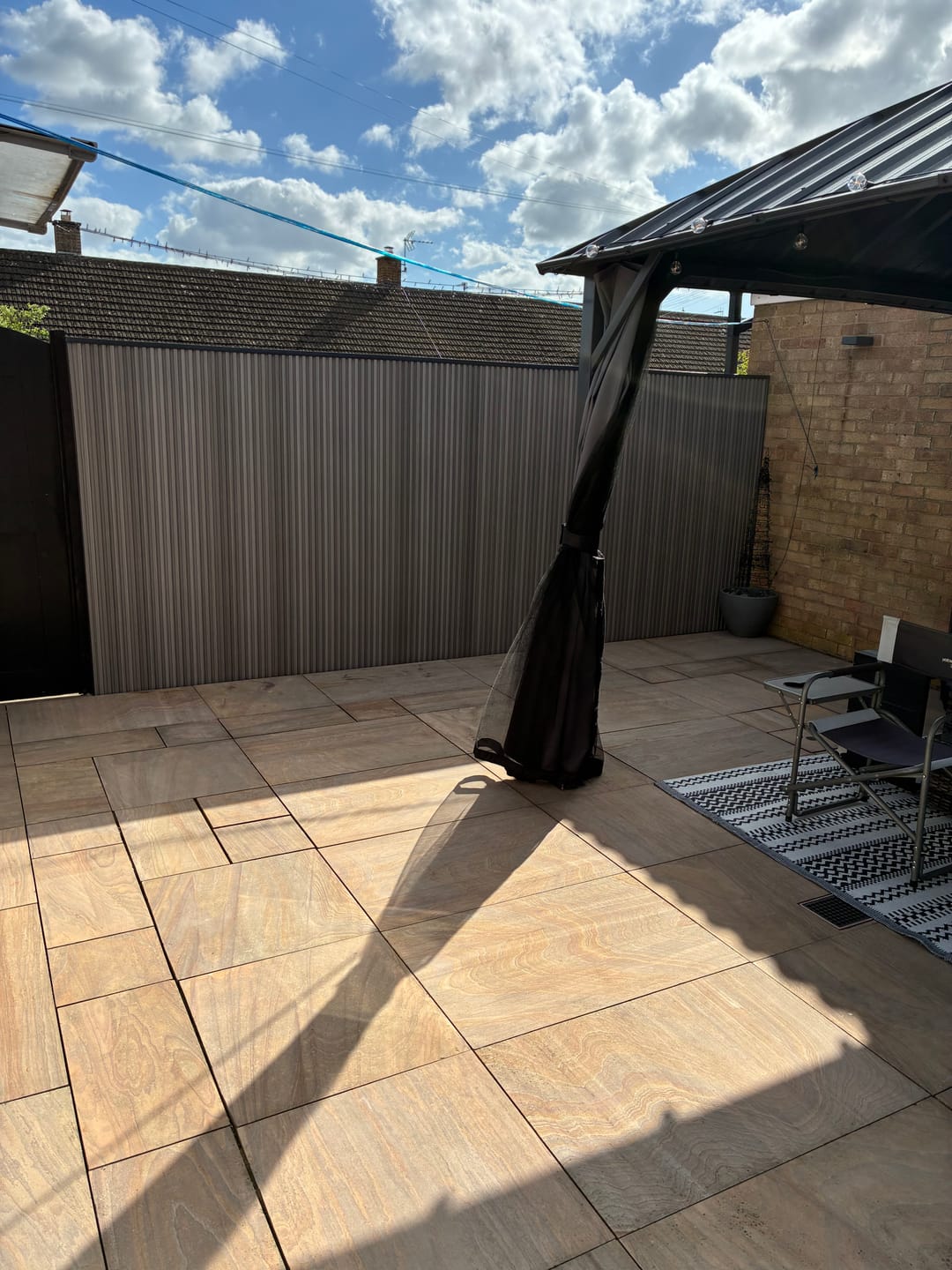 Customer photo review of Exterior Seamless Outdoor Panels 2.4m × 2.4m (16 Panels Per Pack) Multiple Colours