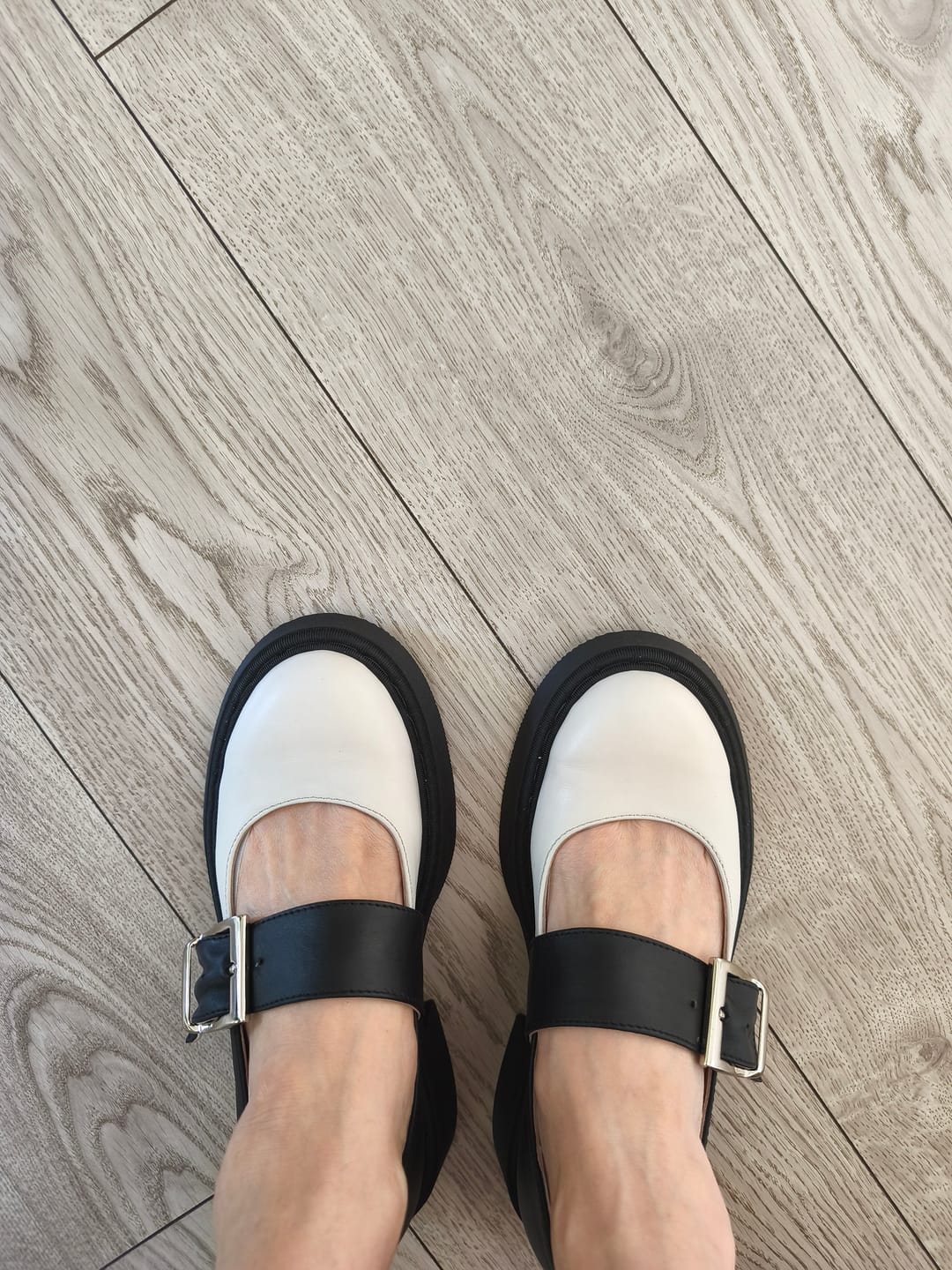 Customer photo review of Mėnulis Closed Toe Sandals