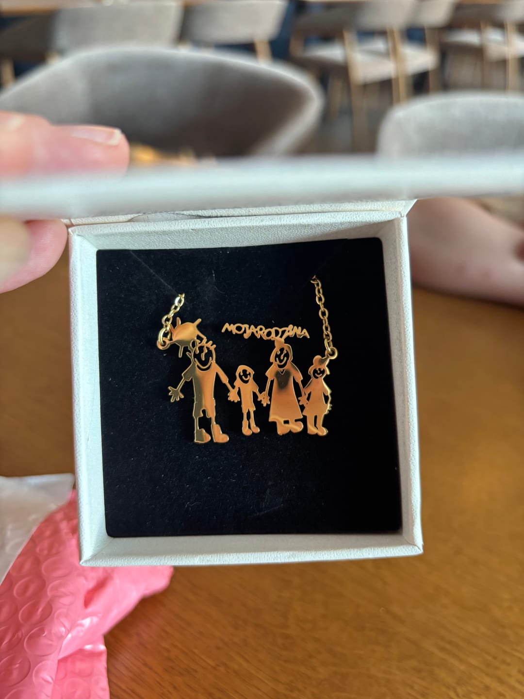 Customer photo review of Persönliche Kinderzeichnung als Halskette oder Anhänger in Gold