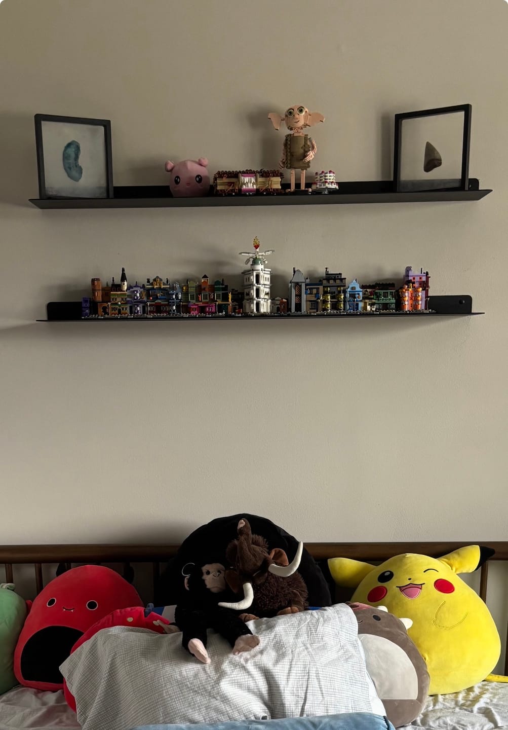 Customer photo review of Modern Metal Floating Shelves