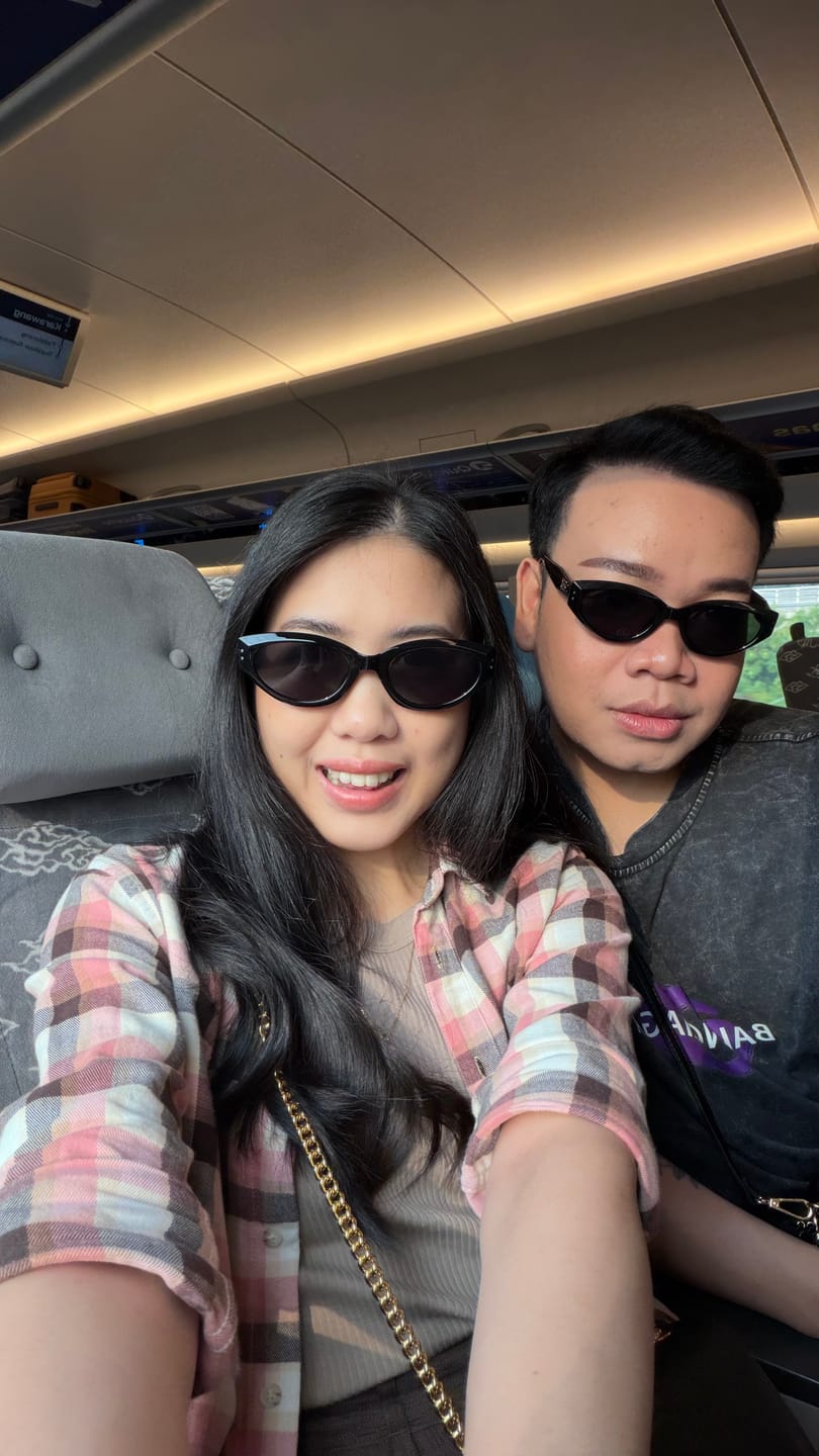 Customer photo review of Kyoto Oval Framed Sunglasses