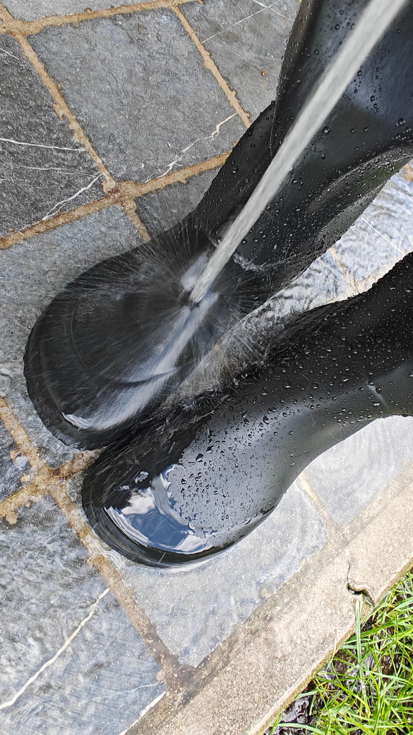 Customer photo review of Vaistoa Katve 2 | Rubber Barefoot Rain Boots